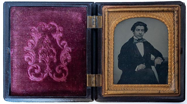 Men 7 (case interior)