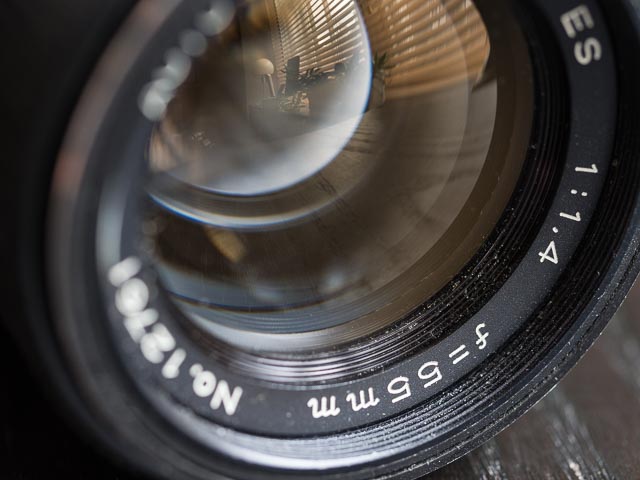 55mm f/1.4 lens lens detail