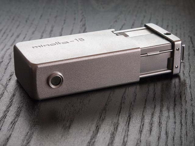Minolta 16II back