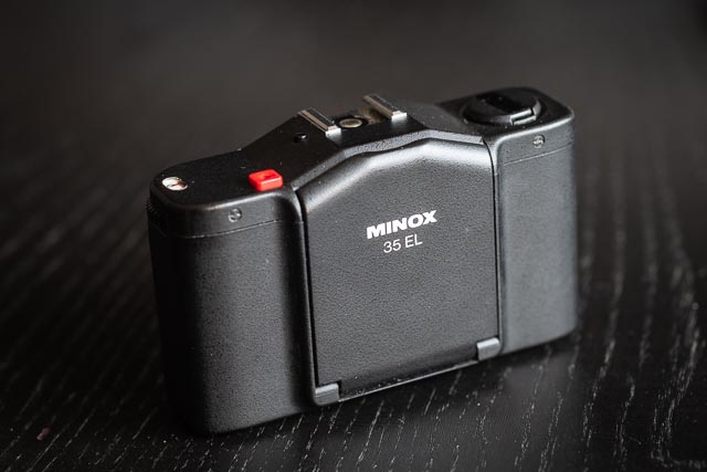 Minox 35 EL camera closed for storage and transportation