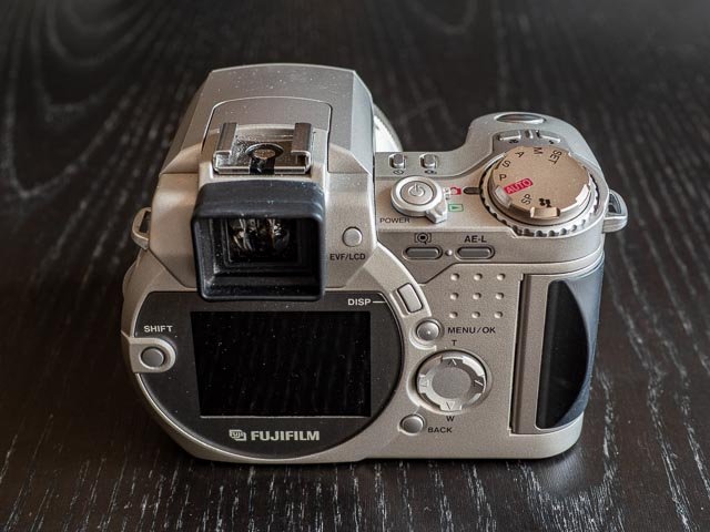 Fujifilm Finepix 4900 Zoom back controls.