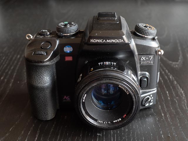 Konica Minolta Alpha-7 front