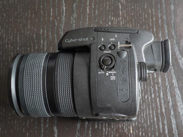Controls on the left of the Sony R1.