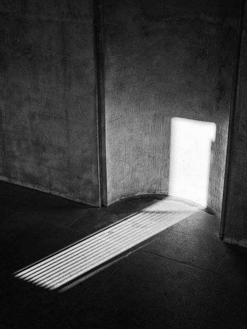 One of the underpasses leading to the Siegesaüle - Olympus OM-D E-M10 + Panasonic Leica DG Summilux 25mm f/1.4 Asph.
