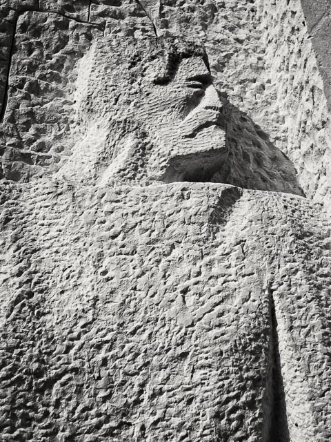 Monument of the Three Generations 6