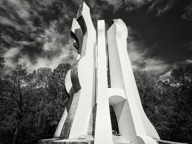 Monument to the Detachment in Brezovica Forest 1