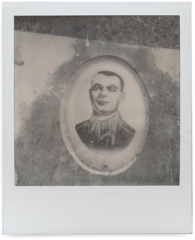 Polaroid SX-70 B&W 4